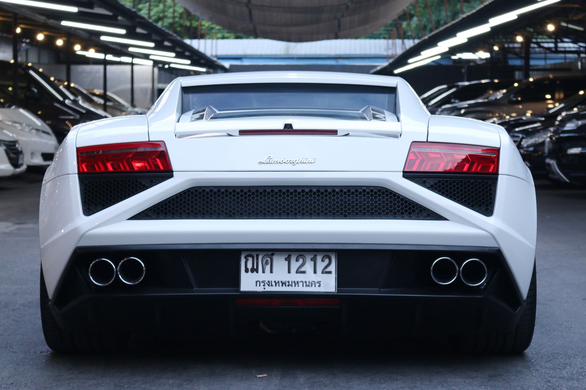 Lamborghini Gallardo ปี 2013 สีขาว (รูปที่ 6)