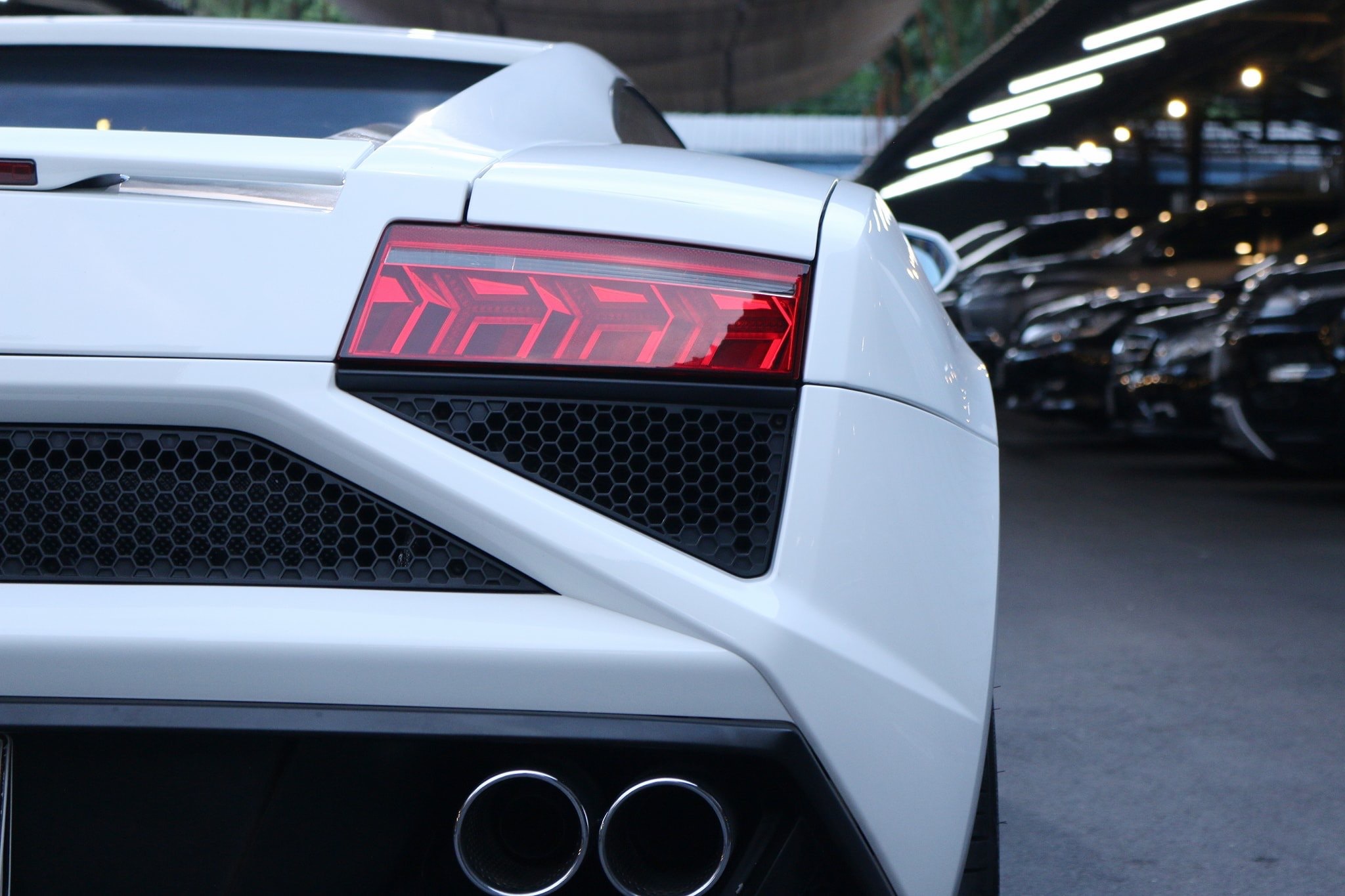 Lamborghini Gallardo ปี 2013 สีขาว (รูปที่ 7)