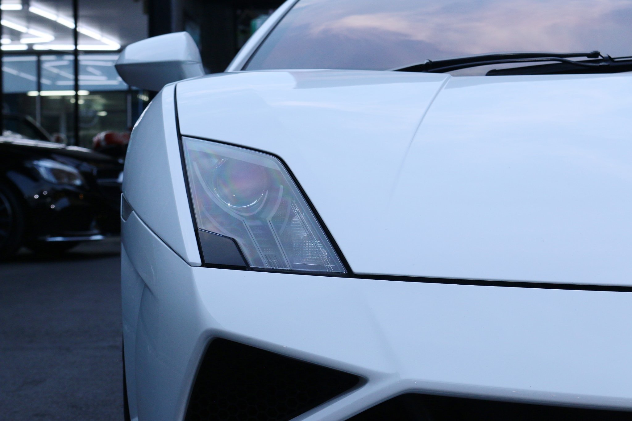 Lamborghini Gallardo ปี 2013 สีขาว (รูปที่ 4)