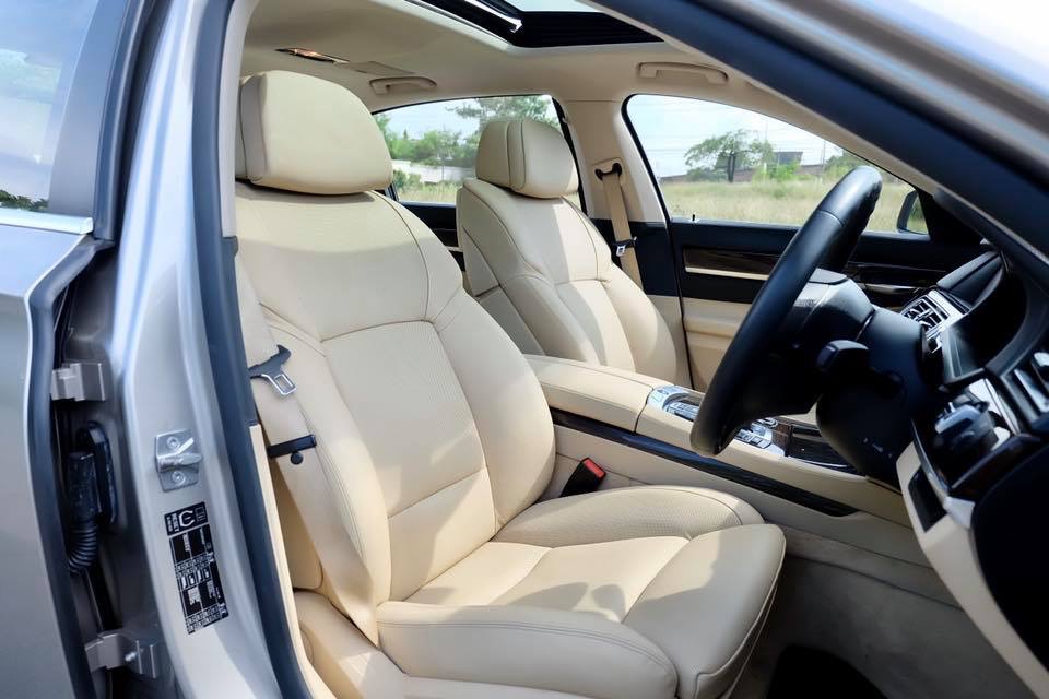 BMW 7 Series Gen5 F02 730Li ปี 2011 สีเงิน (รูปที่ 14)