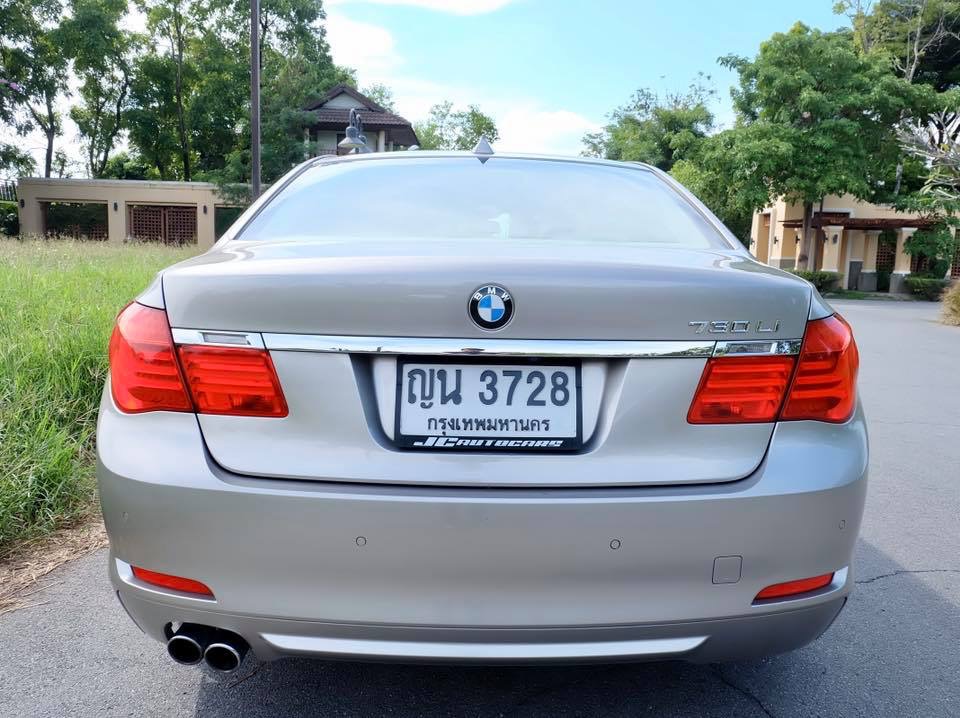 BMW 7 Series Gen5 F02 730Li ปี 2011 สีเงิน (รูปที่ 7)