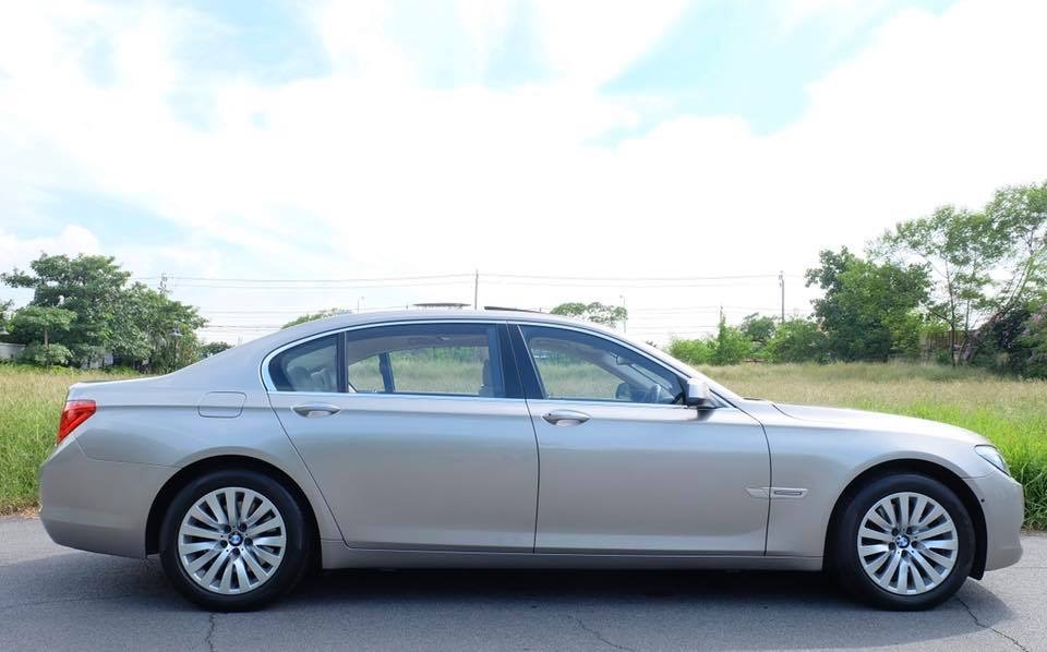 BMW 7 Series Gen5 F02 730Li ปี 2011 สีเงิน (รูปที่ 5)