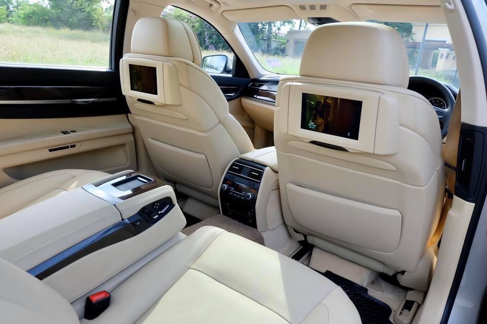 BMW 7 Series Gen5 F02 730Li ปี 2011 สีเงิน (รูปที่ 15)