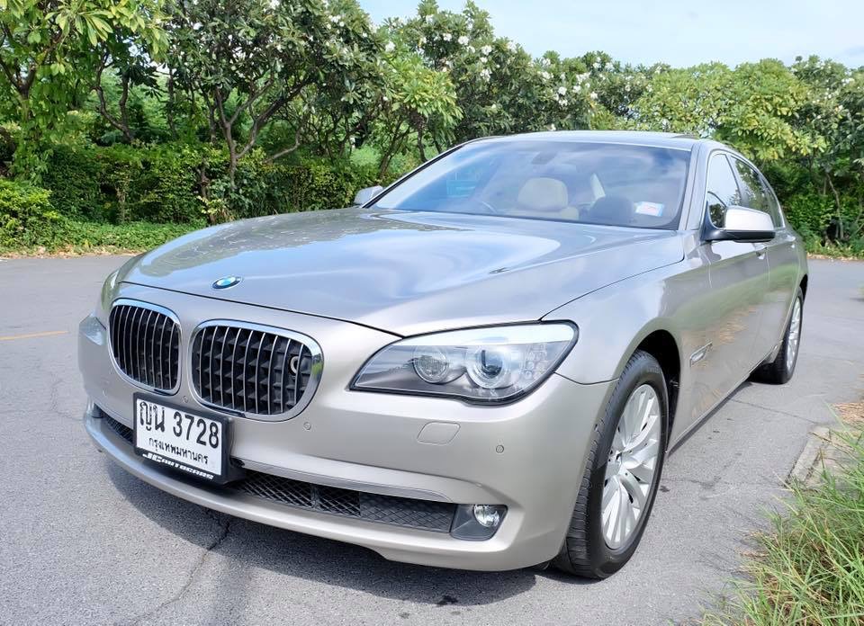 BMW 7 Series Gen5 F02 730Li ปี 2011 สีเงิน