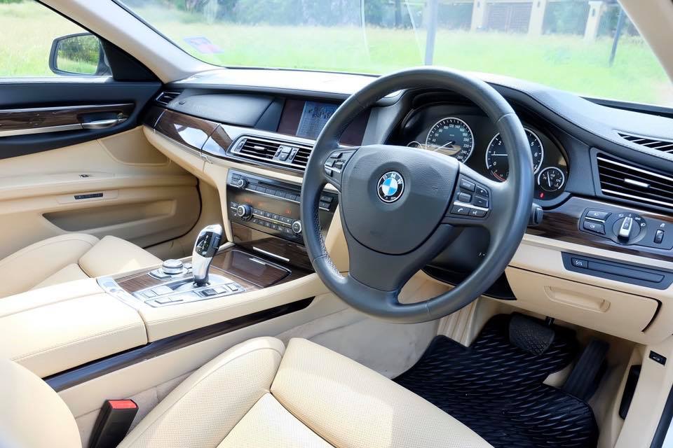 BMW 7 Series Gen5 F02 730Li ปี 2011 สีเงิน (รูปที่ 12)