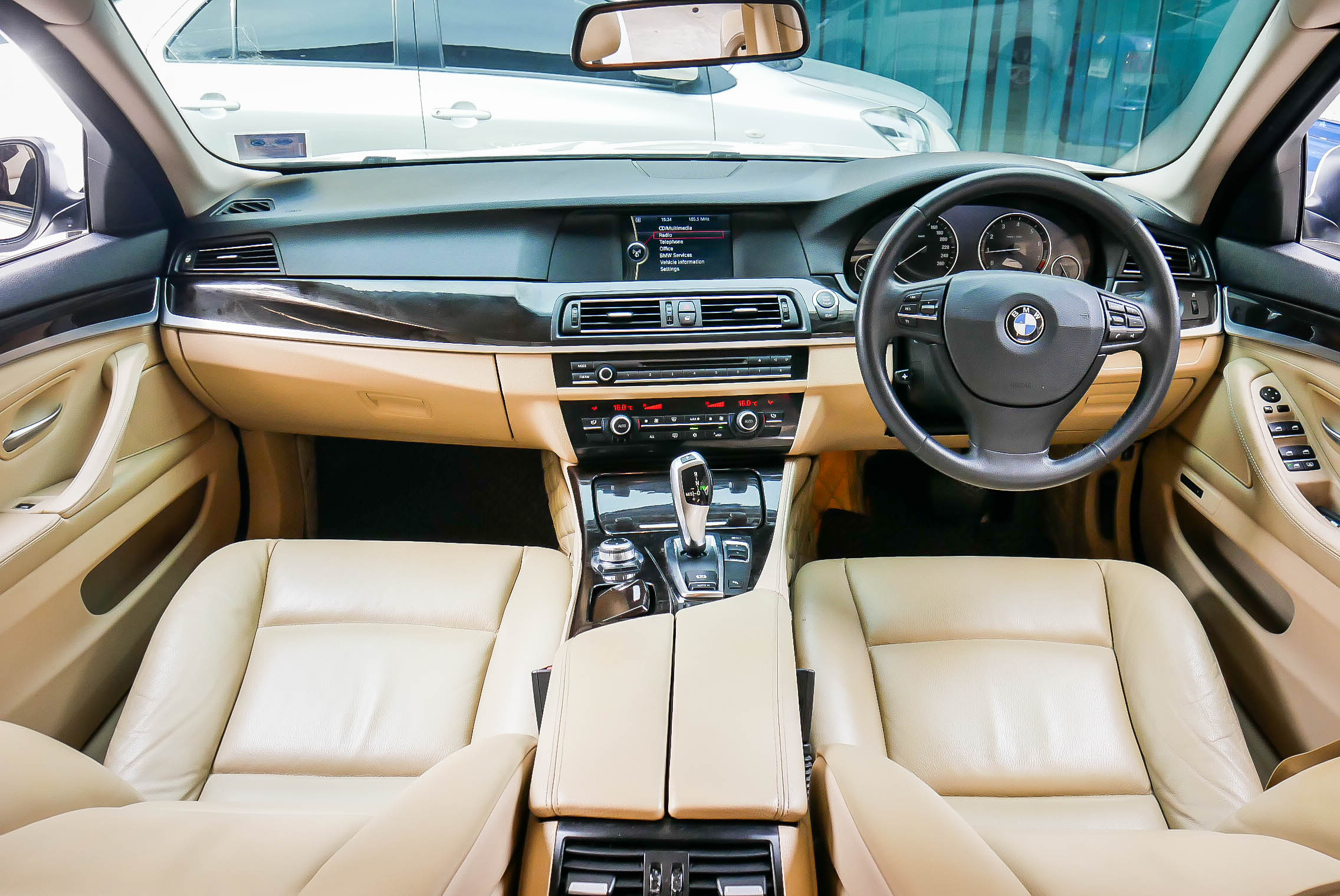 BMW 520I F10 2.0 AT ปี 2012 สีขาว (รูปที่ 5)