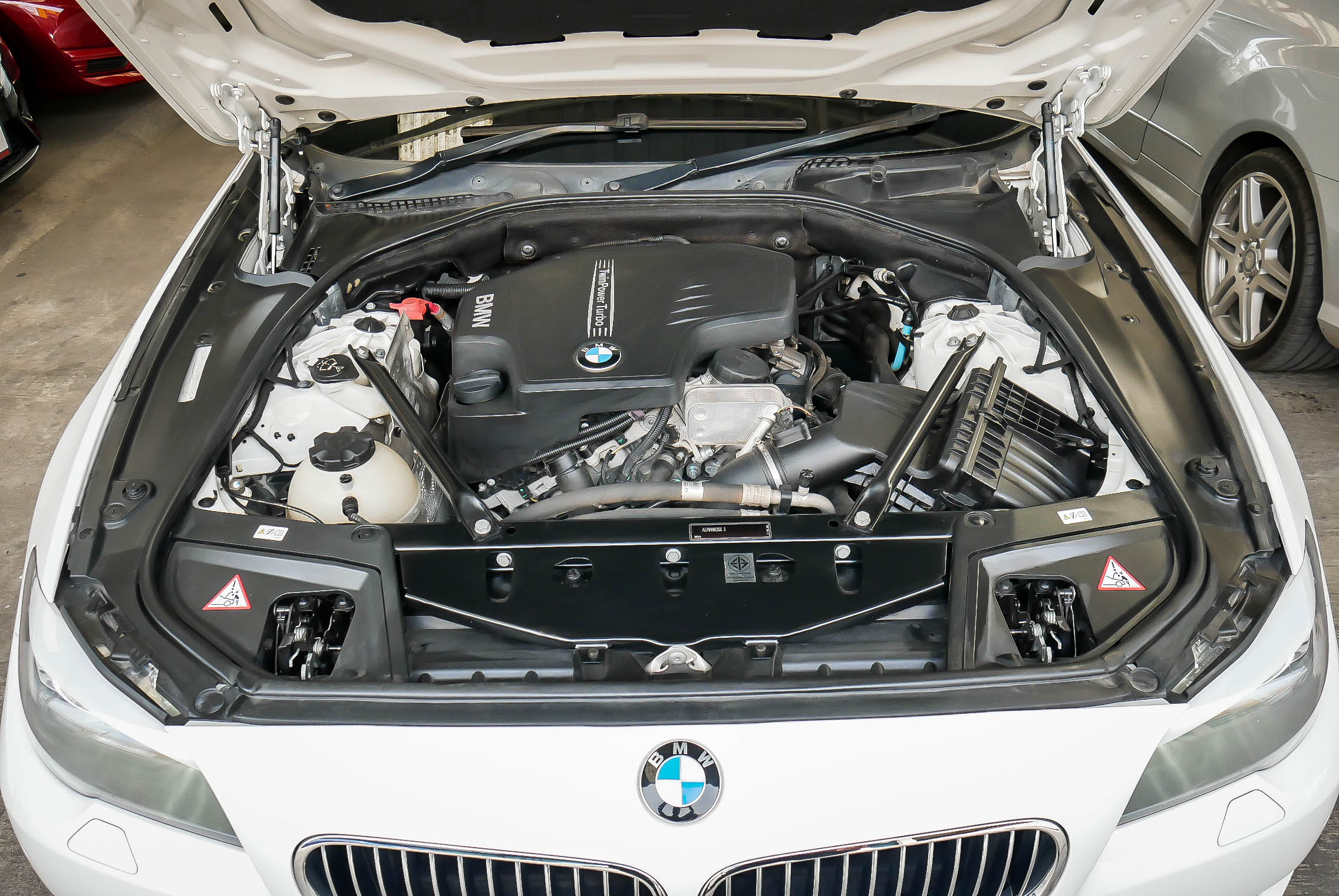 BMW 520I F10 2.0 AT ปี 2012 สีขาว (รูปที่ 4)