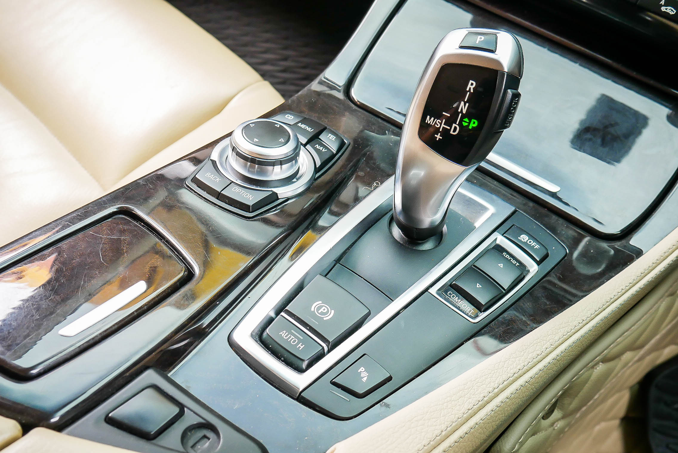 BMW 520I F10 2.0 AT ปี 2012 สีขาว (รูปที่ 11)