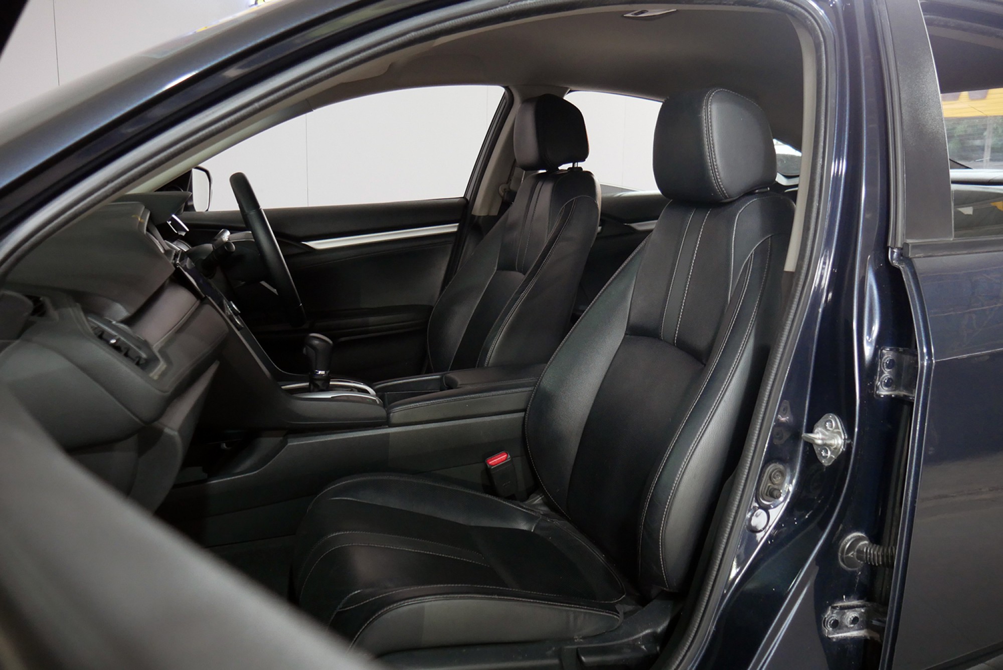 HONDA CIVIC FC 1.8 EL ปี 2016 สีน้ำเงิน (รูปที่ 8)
