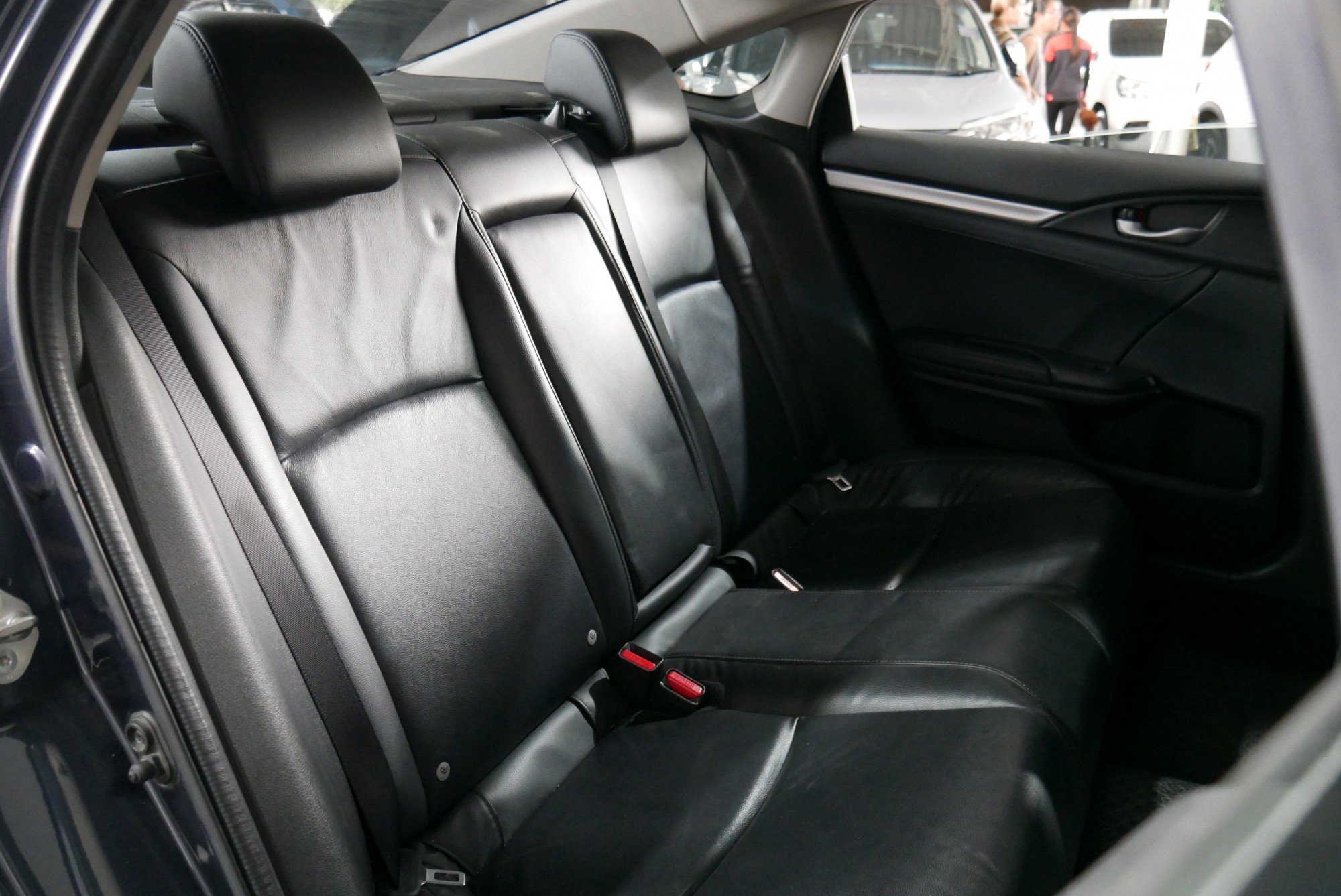 HONDA CIVIC FC 1.8 EL ปี 2016 สีน้ำเงิน (รูปที่ 12)
