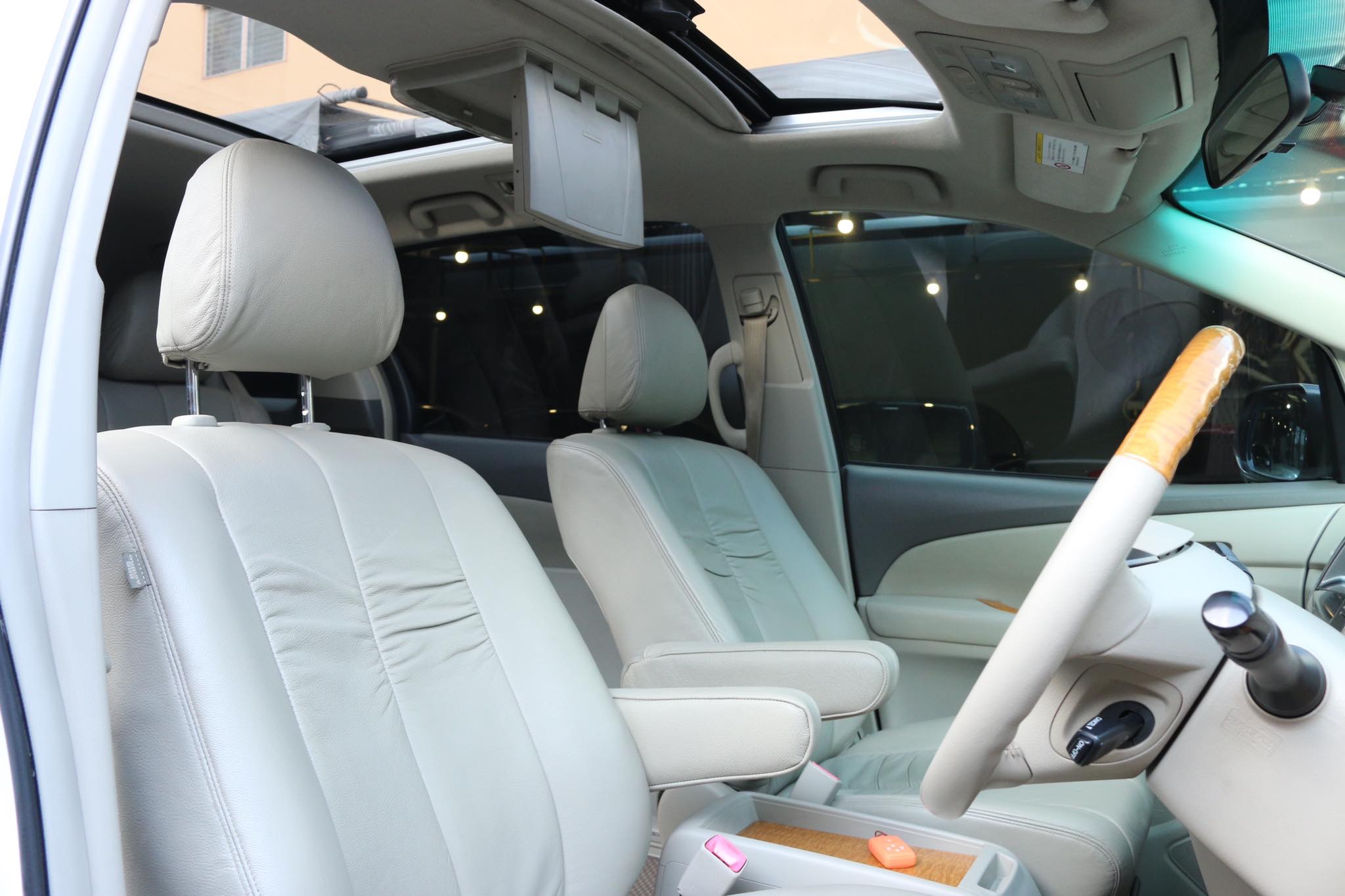 Toyota Estima ปี 2010 สีขาว (รูปที่ 9)