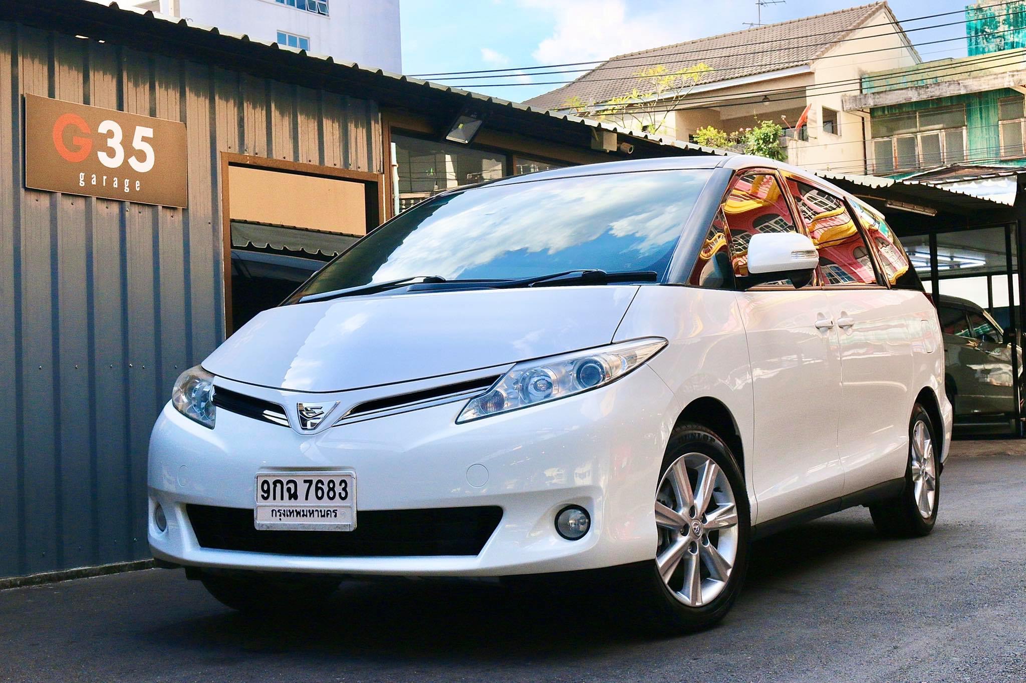 Toyota Estima ปี 2010 สีขาว