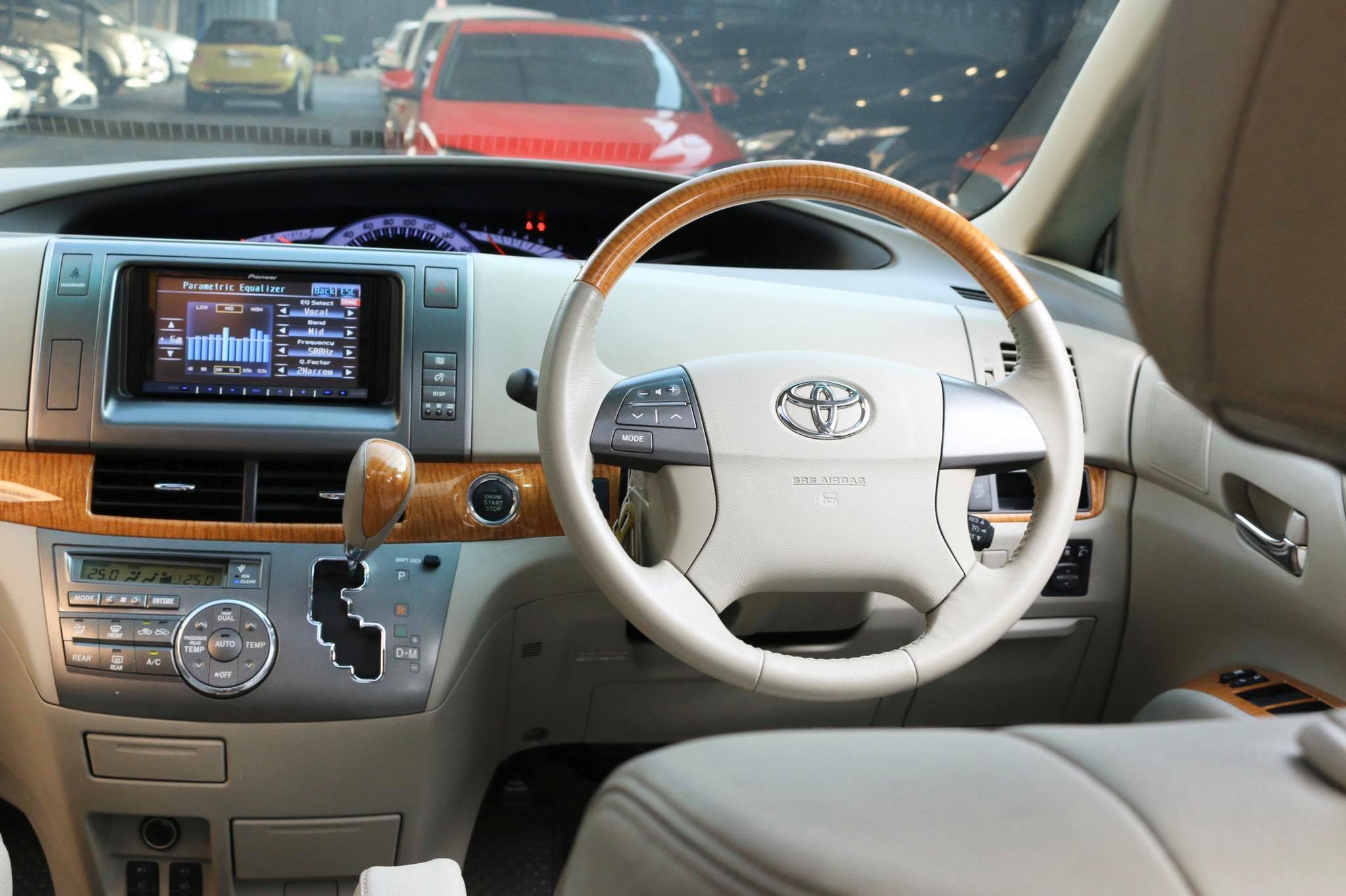 Toyota Estima ปี 2010 สีขาว (รูปที่ 7)