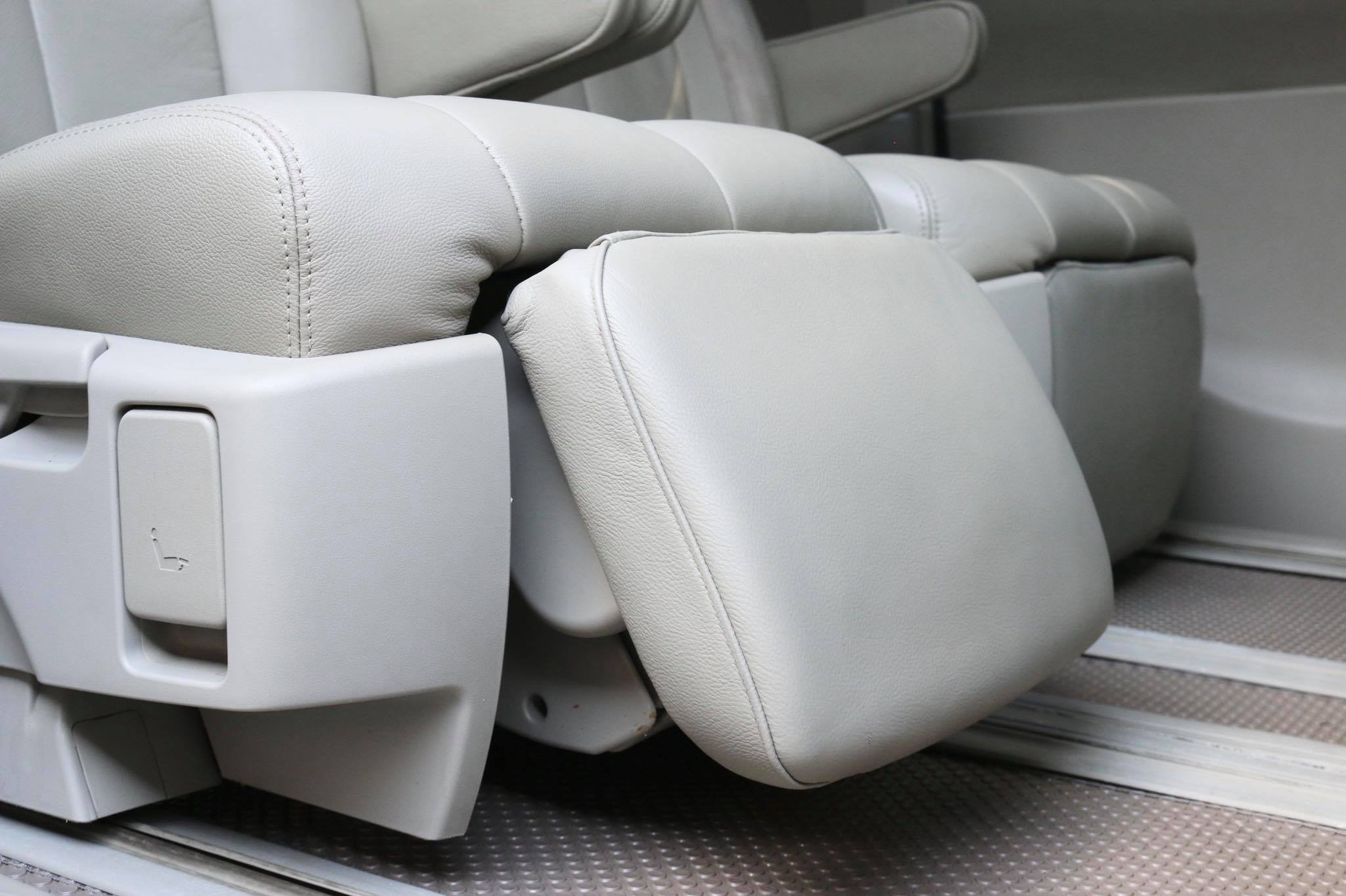 Toyota Estima ปี 2010 สีขาว (รูปที่ 23)