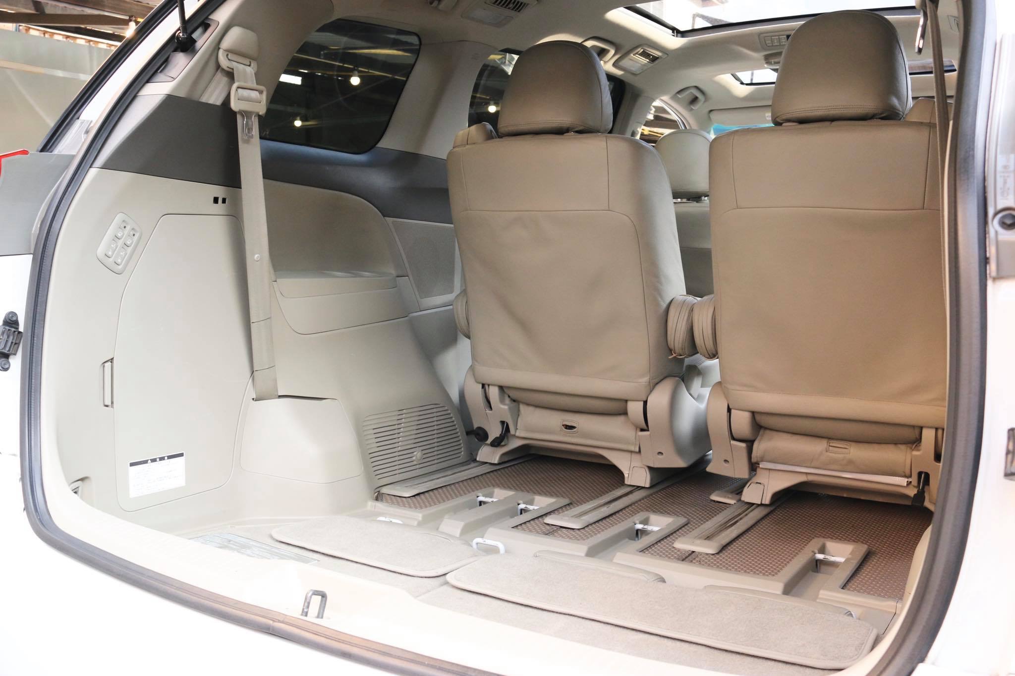 Toyota Estima ปี 2010 สีขาว (รูปที่ 11)