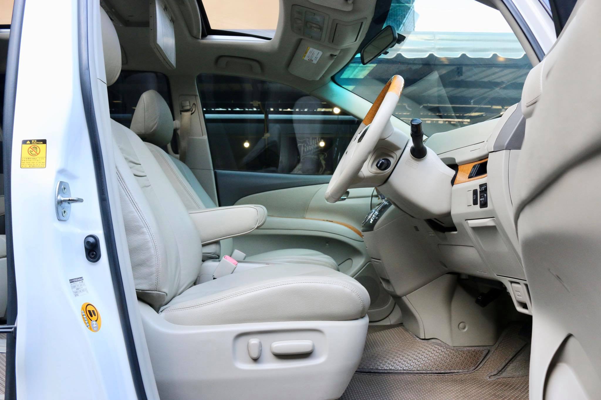 Toyota Estima ปี 2010 สีขาว (รูปที่ 8)