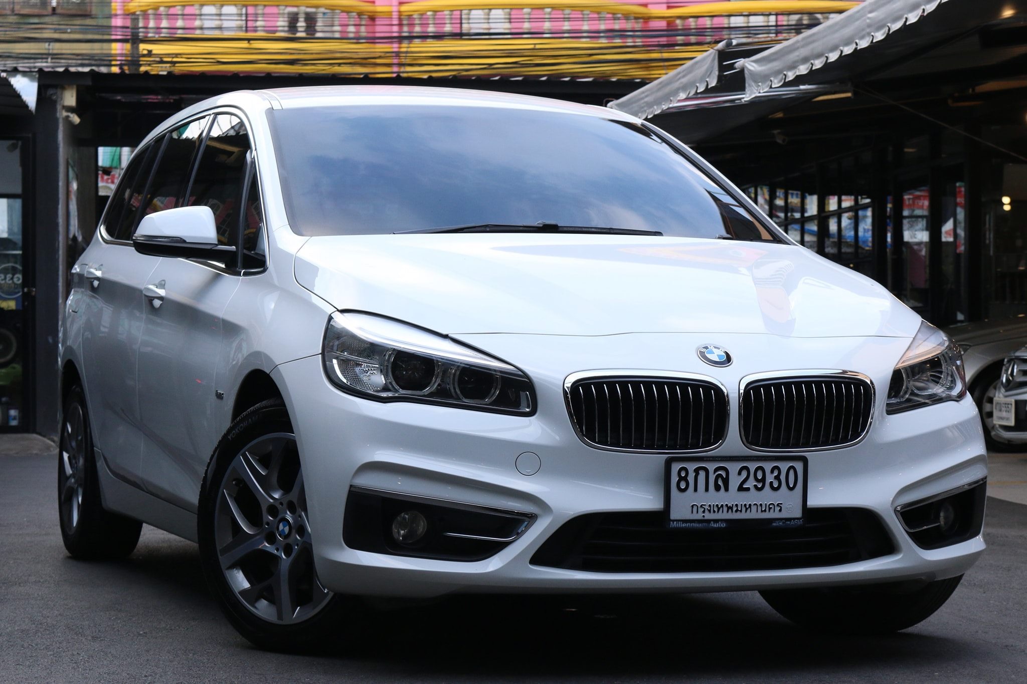 BMW 2 Series F46 Gran Tourer 218i ปี 2016 สีขาว (รูปที่ 2)