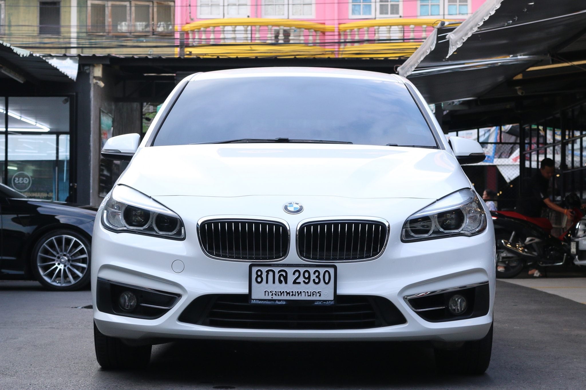 BMW 2 Series F46 Gran Tourer 218i ปี 2016 สีขาว (รูปที่ 3)