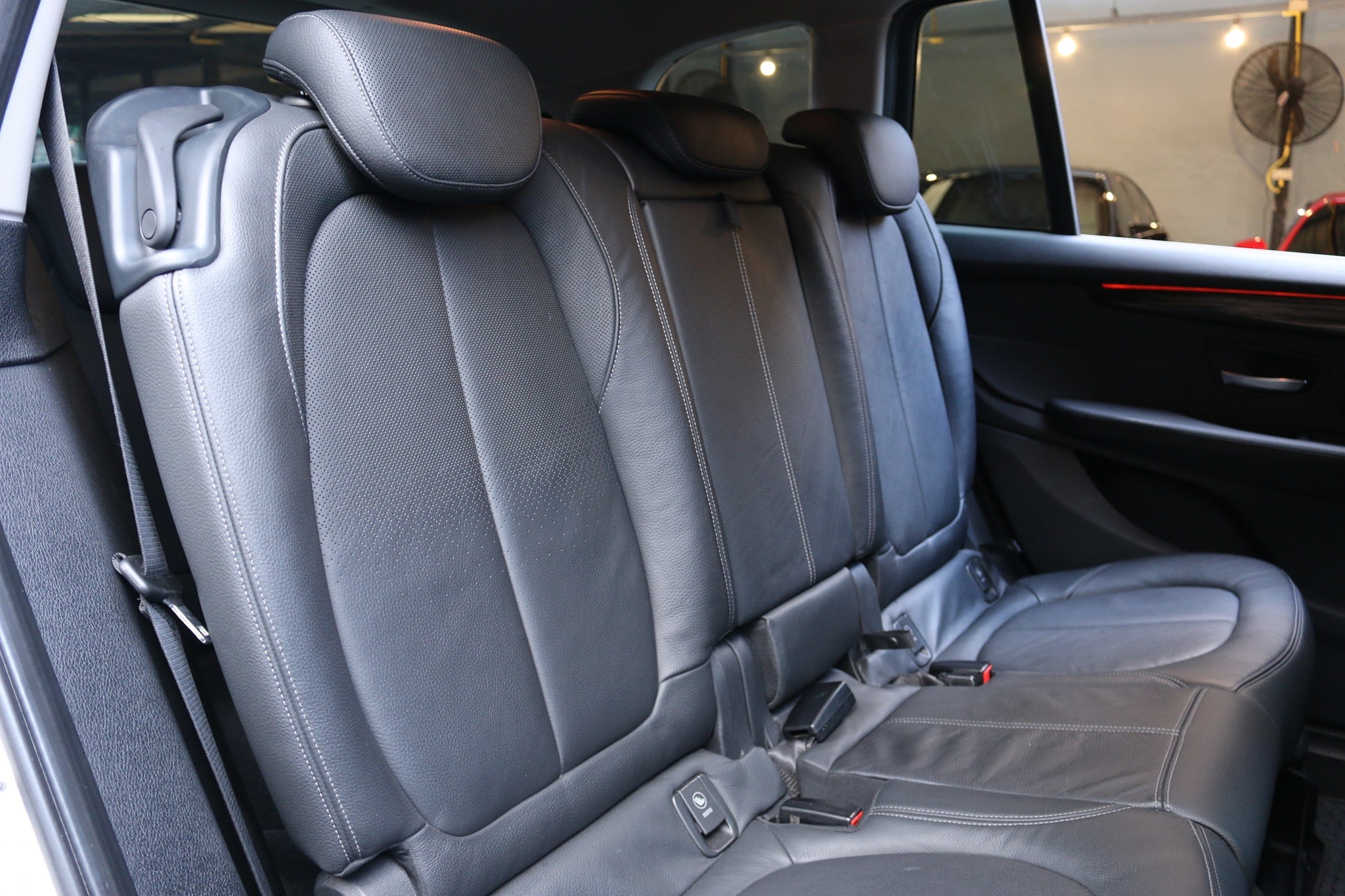BMW 2 Series F46 Gran Tourer 218i ปี 2016 สีขาว (รูปที่ 23)