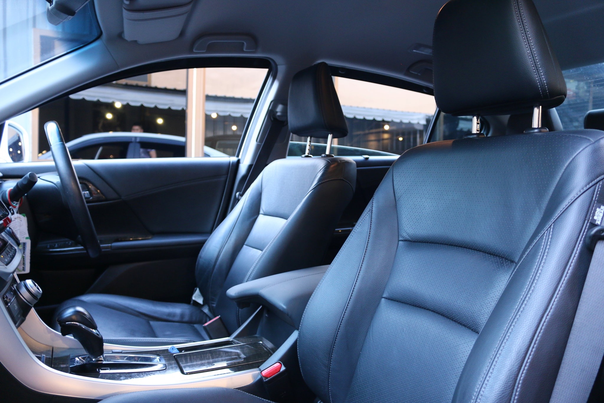 Honda Accord Gen 9 ปี 2014 สีขาว (รูปที่ 16)
