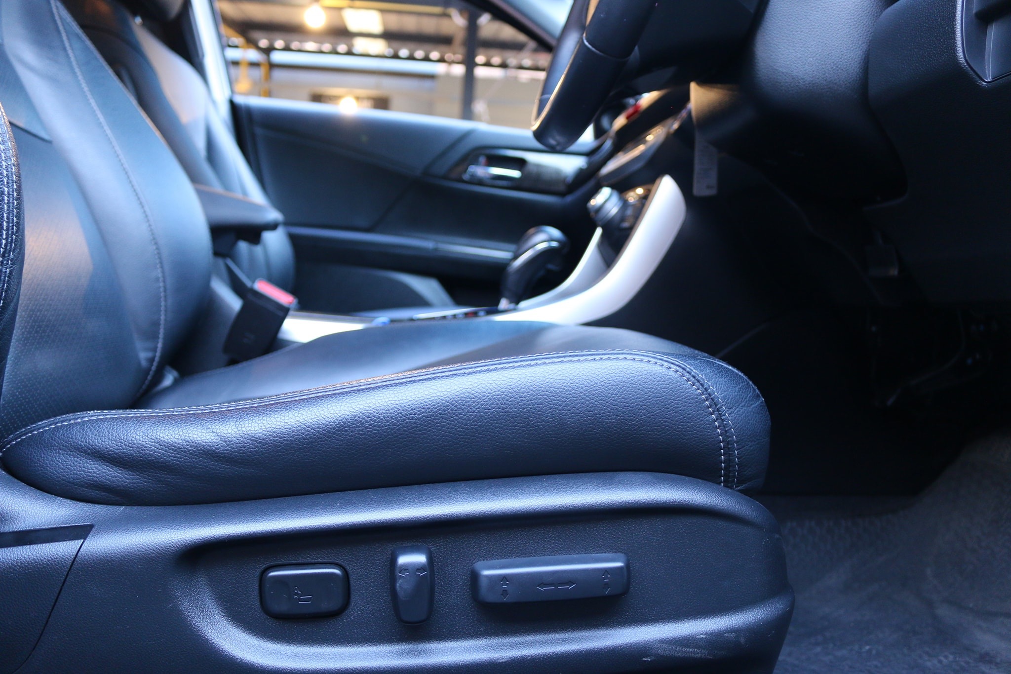 Honda Accord Gen 9 ปี 2014 สีขาว (รูปที่ 20)