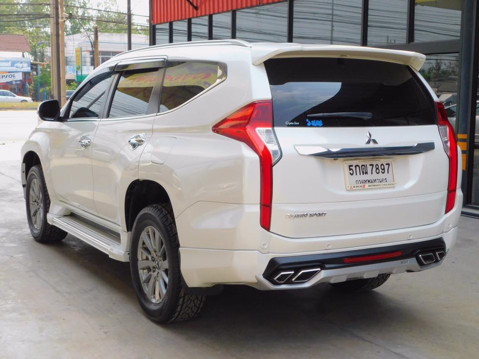 Mitsubishi Pajero Sport ปี 2016 สีขาว