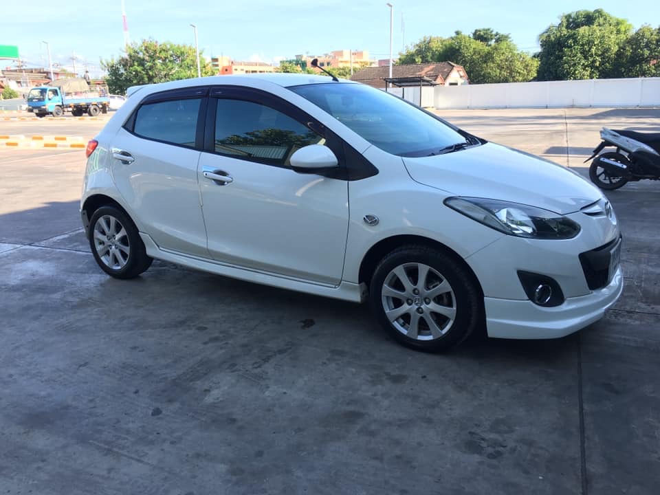 Mazda 2 Sports (5 ประตู) ปี 2012 สีขาว (รูปที่ 7)