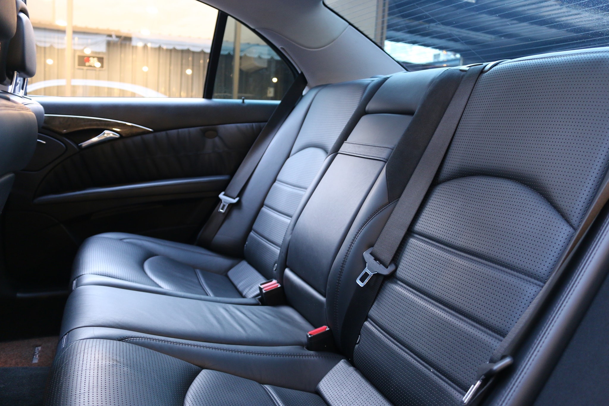 Mercedes-Benz E-Class W211 E63 AMG ปี 2003 สีเงิน (รูปที่ 21)