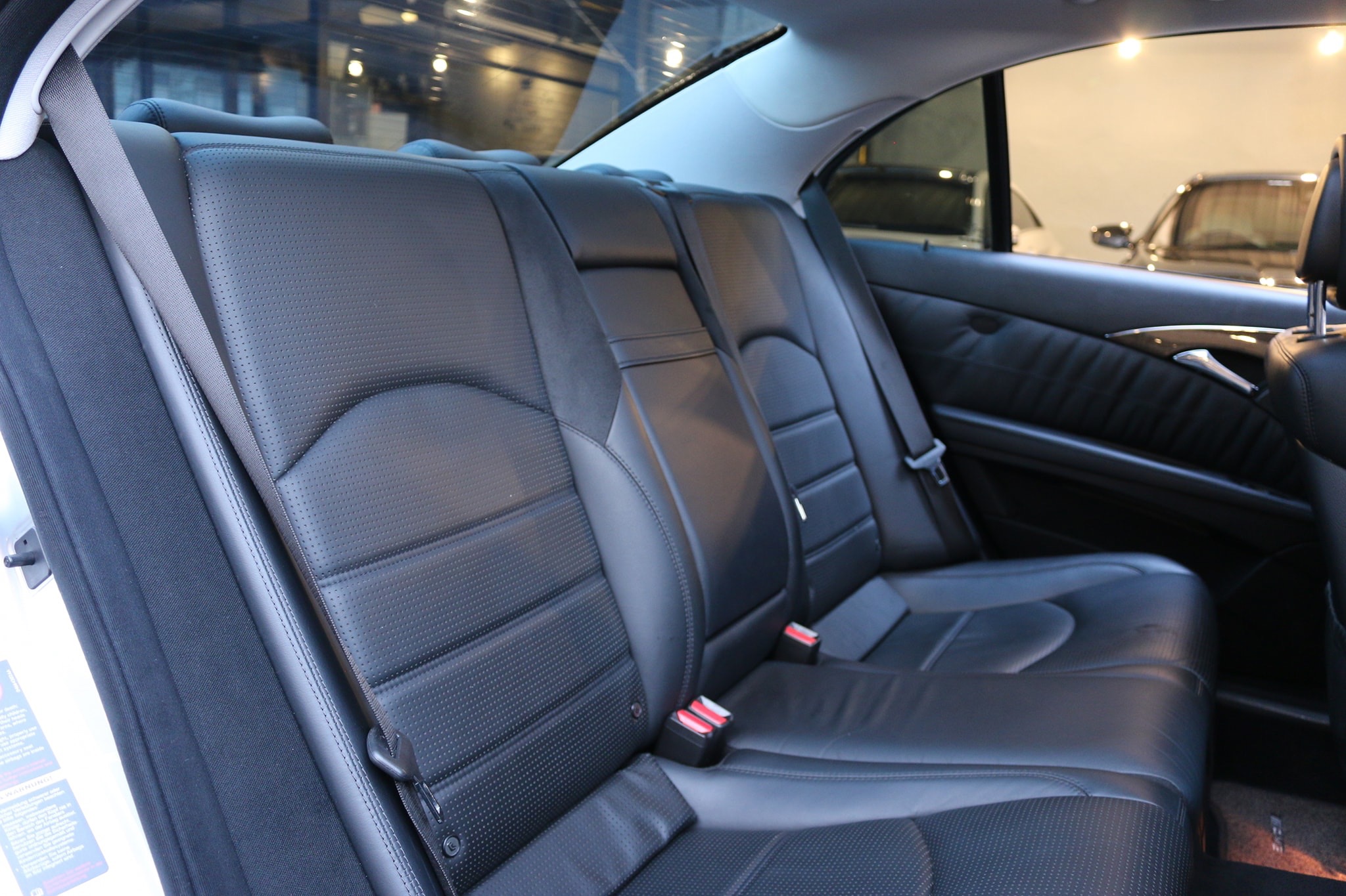 Mercedes-Benz E-Class W211 E63 AMG ปี 2003 สีเงิน (รูปที่ 20)