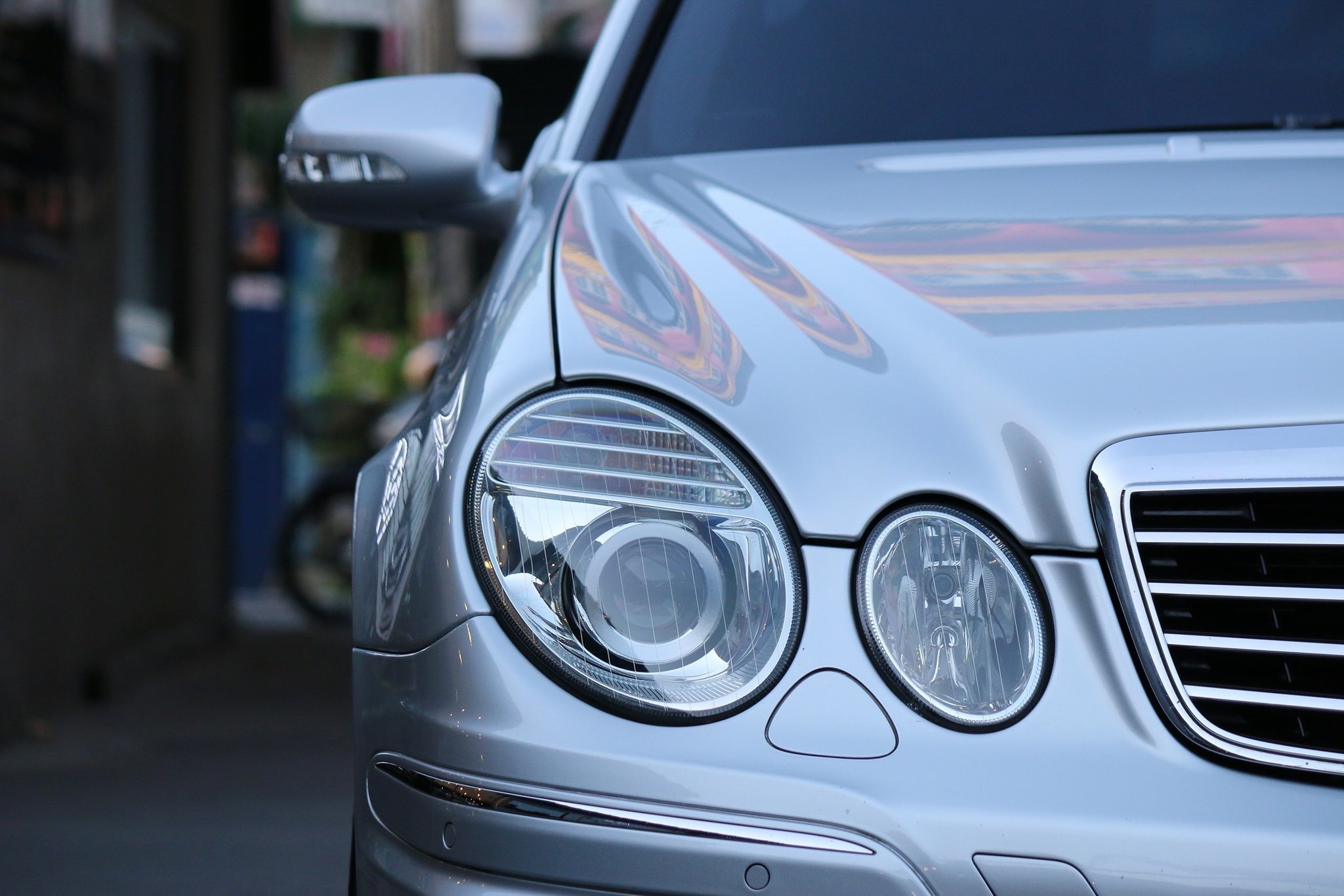 Mercedes-Benz E-Class W211 E63 AMG ปี 2003 สีเงิน (รูปที่ 4)