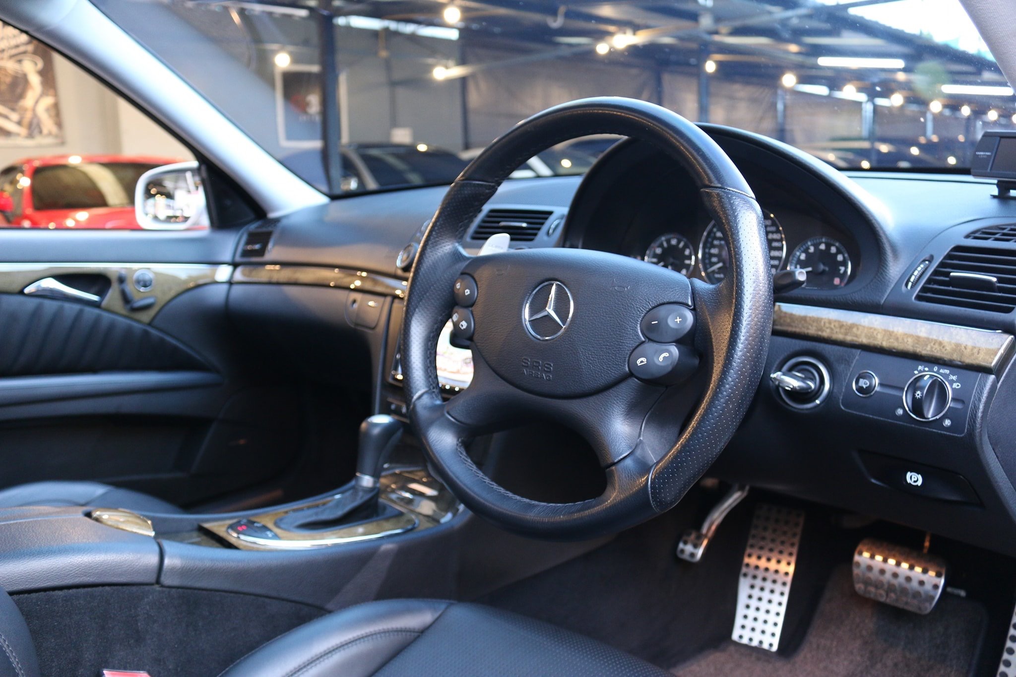 Mercedes-Benz E-Class W211 E63 AMG ปี 2003 สีเงิน (รูปที่ 11)