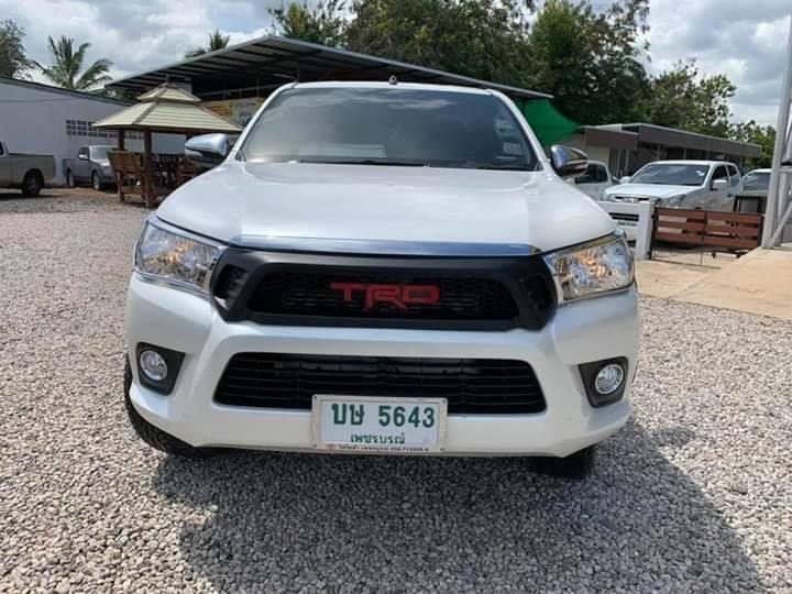 Toyota Hilux Revo Prerunner (Cab) ปี 2015 สีขาว (รูปที่ 2)