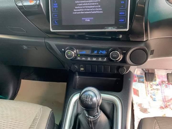 Toyota Hilux Revo Prerunner (Cab) ปี 2015 สีขาว (รูปที่ 9)