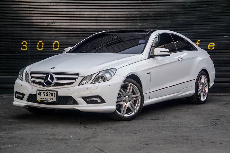 Mercedes-Benz E-Class C207 E250 ปี 2011 สีขาว