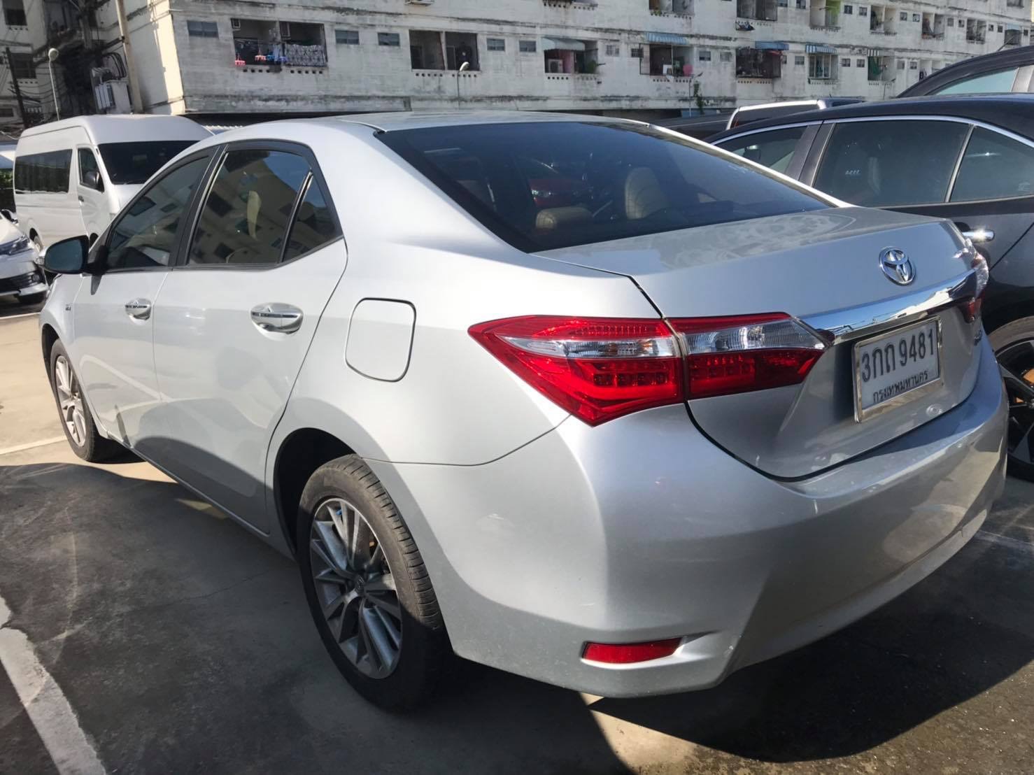 Toyota Corolla Altis โฉม 14-16 ปี 2014 สีเงิน (รูปที่ 4)