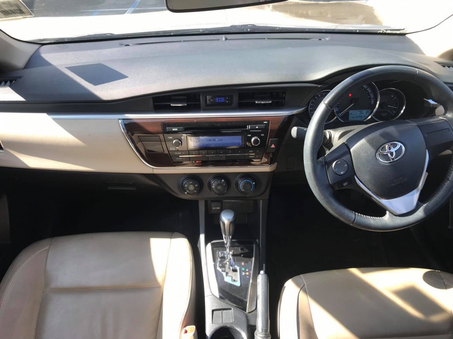 Toyota Corolla Altis โฉม 14-16 ปี 2014 สีเงิน (รูปที่ 9)