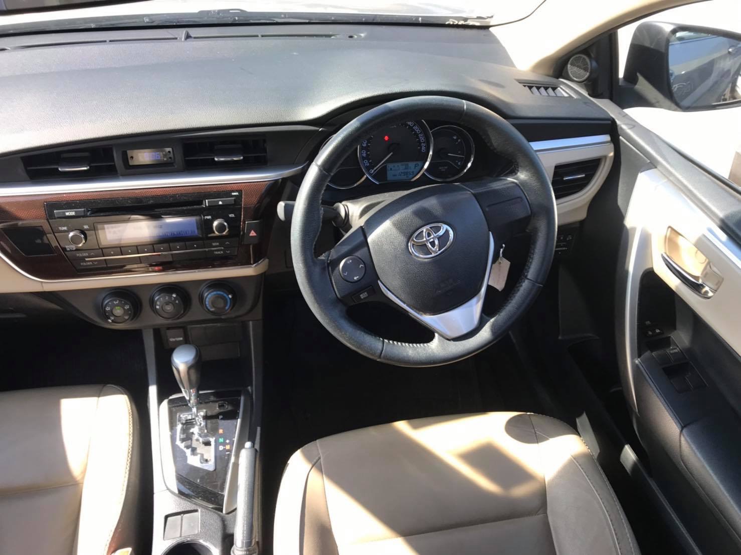Toyota Corolla Altis โฉม 14-16 ปี 2014 สีเงิน (รูปที่ 8)