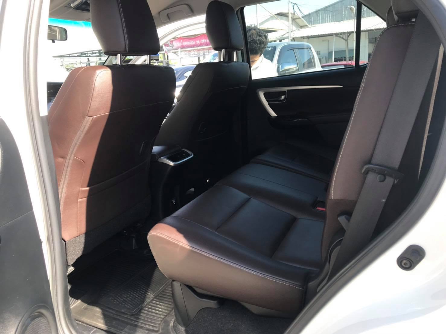 Toyota Fortuner GEN 2 ปี 2017 สีขาว (รูปที่ 12)