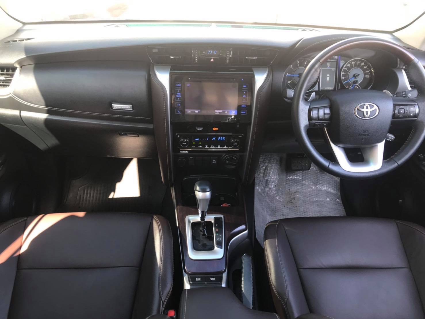 Toyota Fortuner GEN 2 ปี 2017 สีขาว (รูปที่ 11)