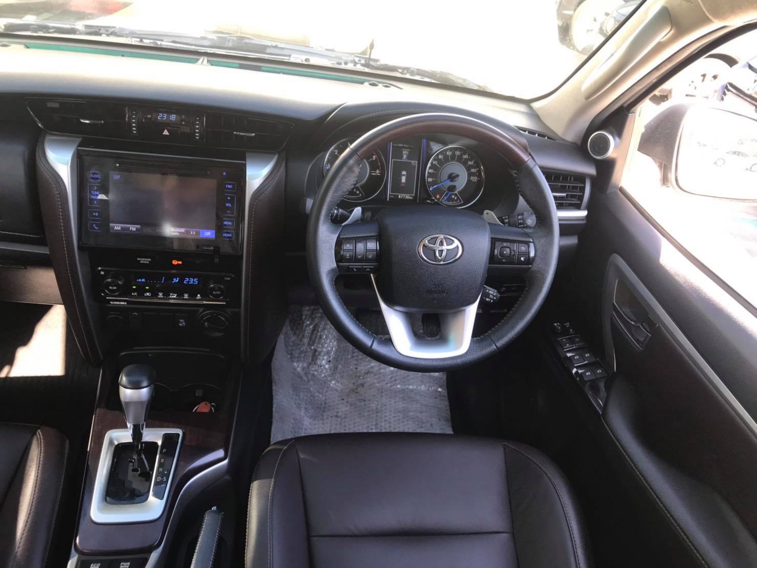 Toyota Fortuner GEN 2 ปี 2017 สีขาว (รูปที่ 10)