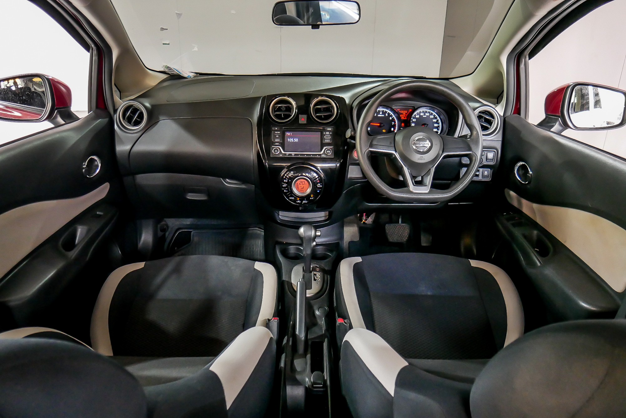 NISSAN NOTE 1.2 V ปี 2018 สีแดง (รูปที่ 6)