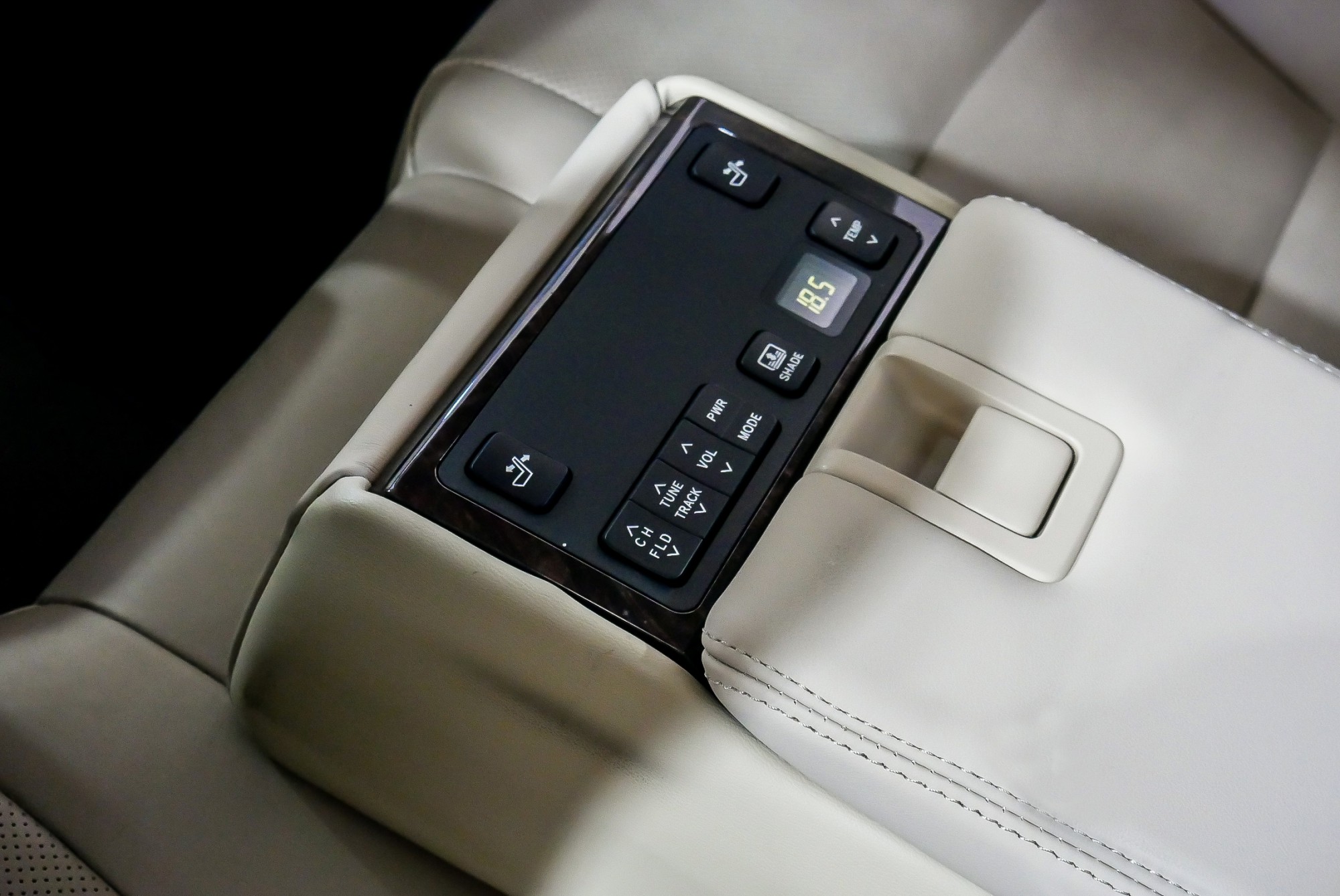 TOYOTA CAMRY 2.5 HV NAVI MINOR CHANGE ปี 2013 สีเทา (รูปที่ 16)
