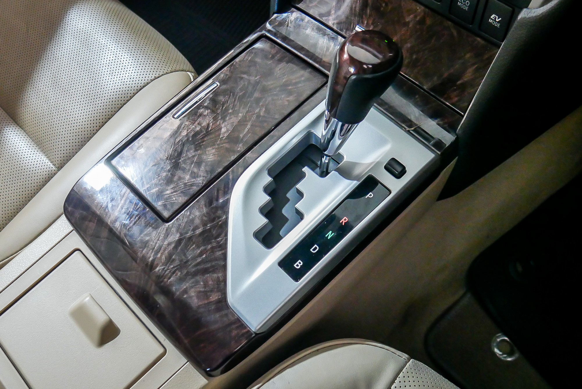 TOYOTA CAMRY 2.5 HV NAVI MINOR CHANGE ปี 2013 สีเทา (รูปที่ 9)