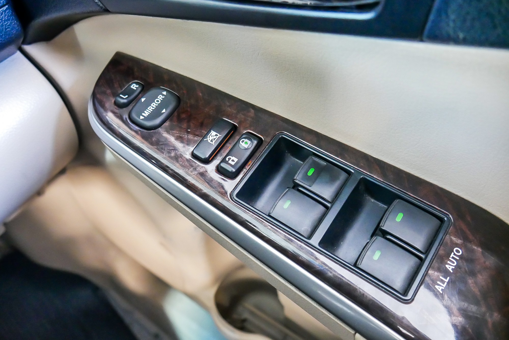 TOYOTA CAMRY 2.5 HV NAVI MINOR CHANGE ปี 2013 สีเทา (รูปที่ 11)