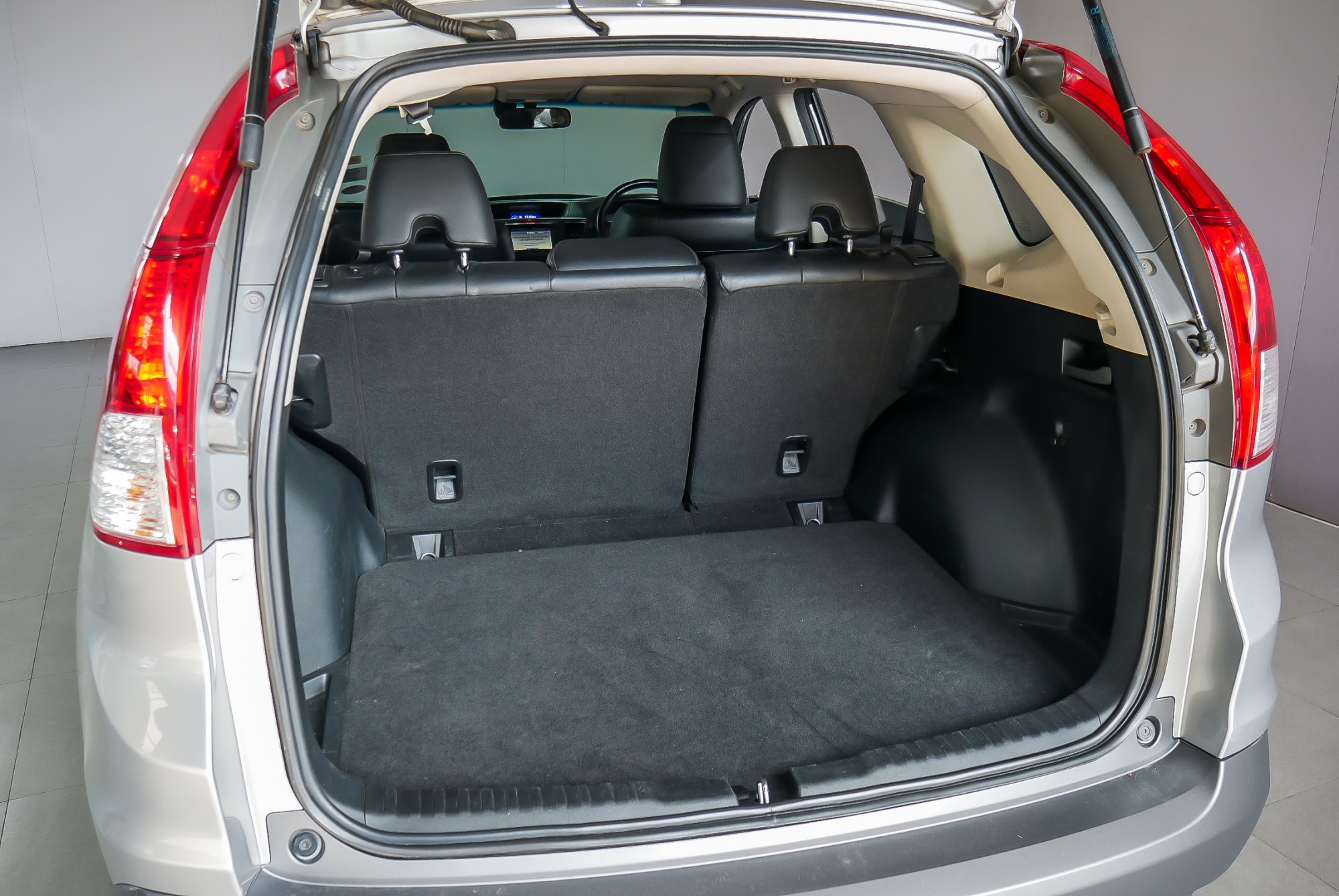 HONDA CR-V G4 2.4 EL NAVI 4WD. ปี 2013 สีเงิน (รูปที่ 19)