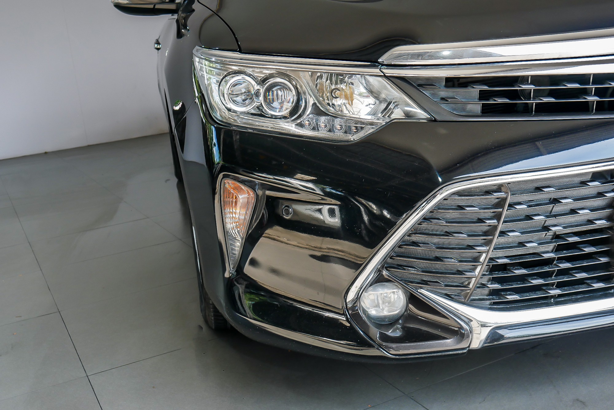 TOYOTA CAMRY 2.5 HV PREMIUM AT ปี 2016 สีดำ (รูปที่ 4)