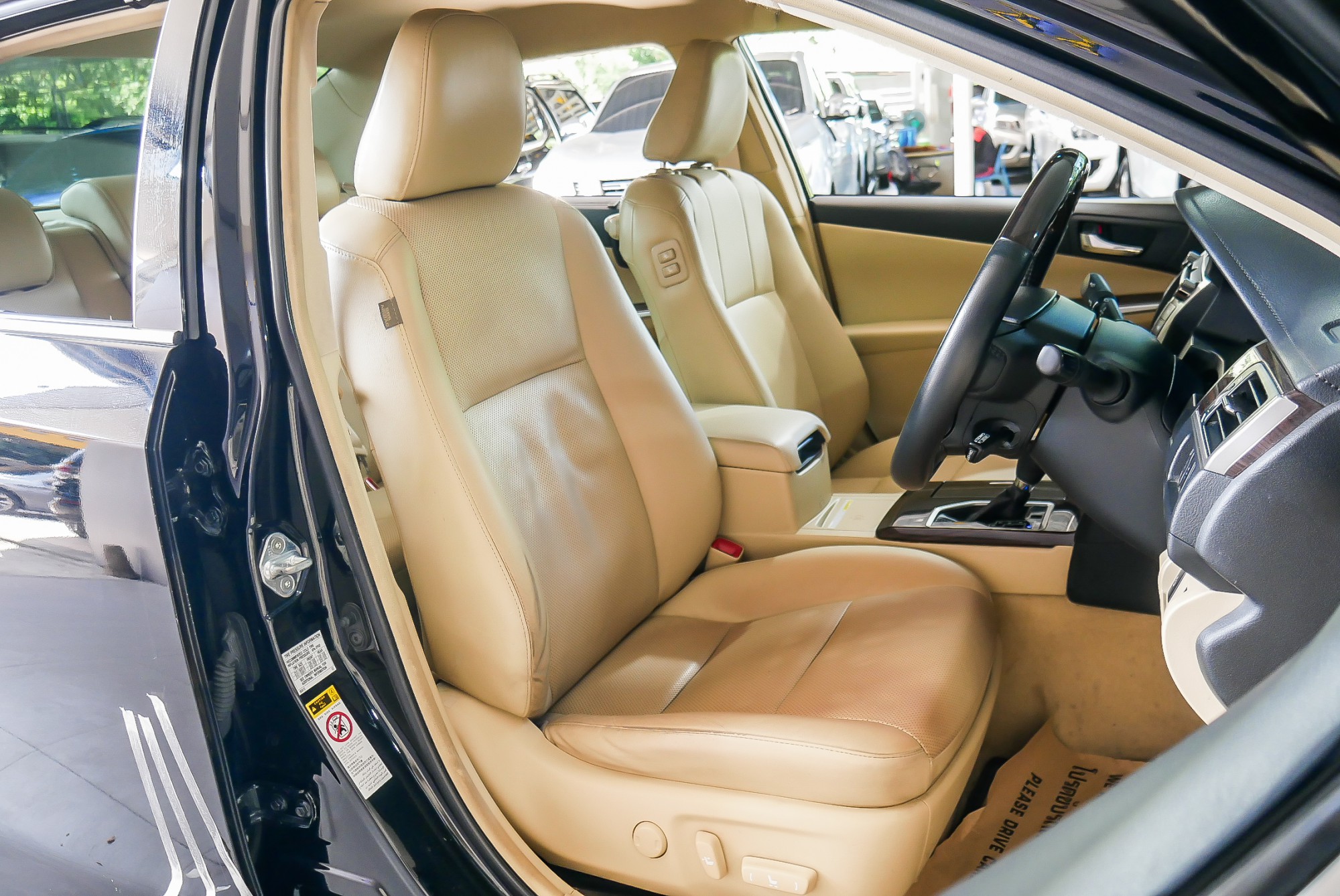TOYOTA CAMRY 2.5 HV PREMIUM AT ปี 2016 สีดำ (รูปที่ 8)