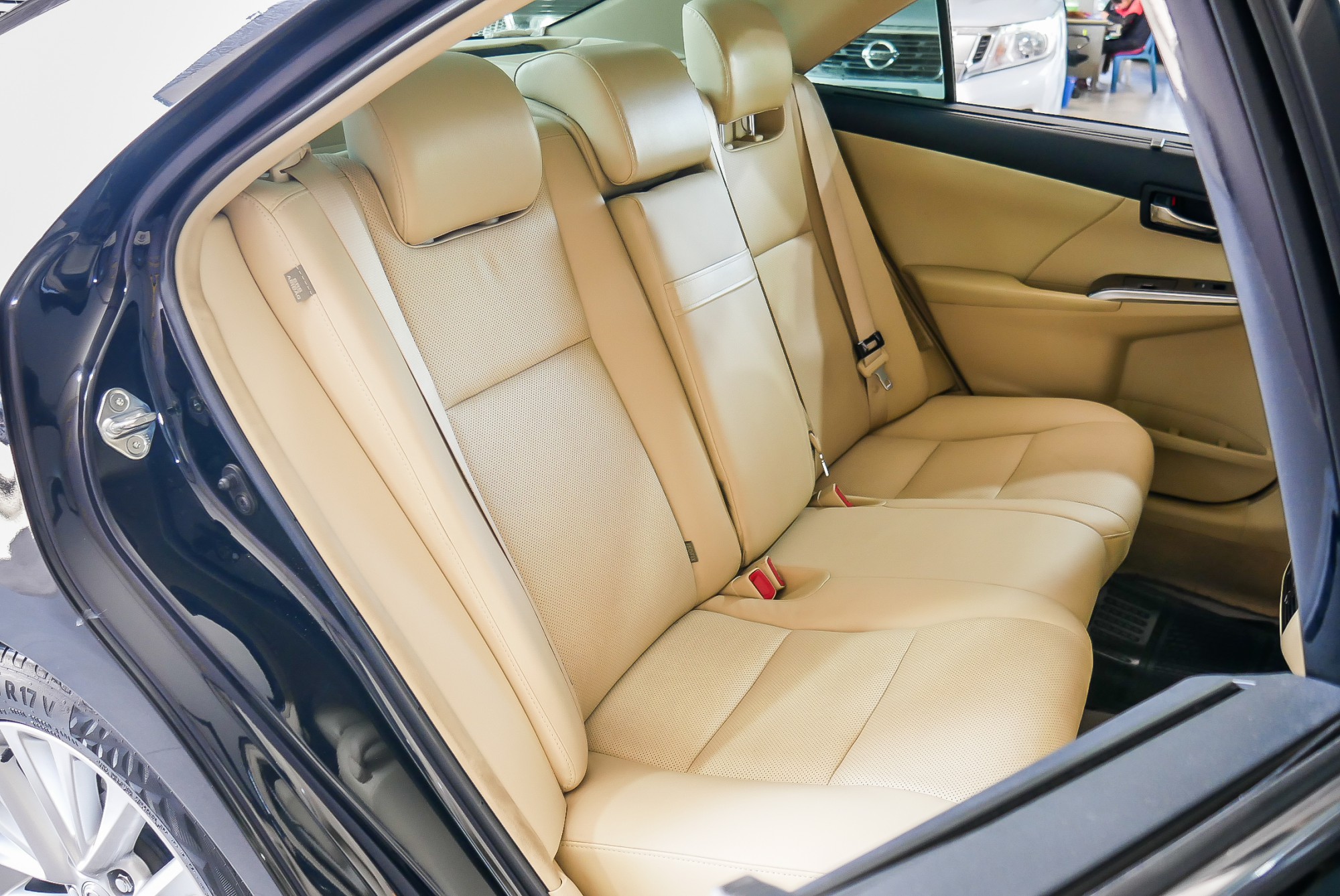 TOYOTA CAMRY 2.5 HV PREMIUM AT ปี 2016 สีดำ (รูปที่ 16)