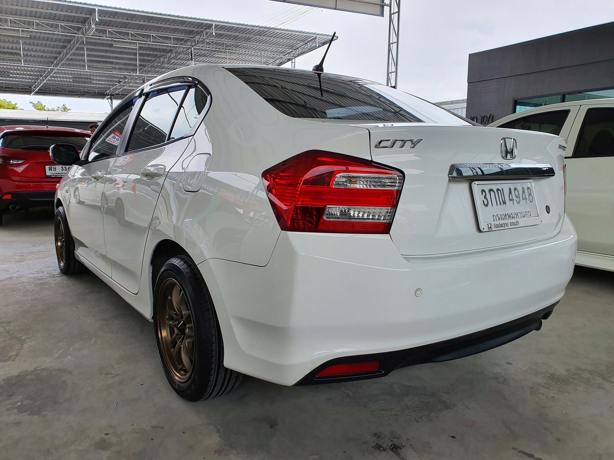 Honda City ปี 2012 สีขาว (รูปที่ 6)