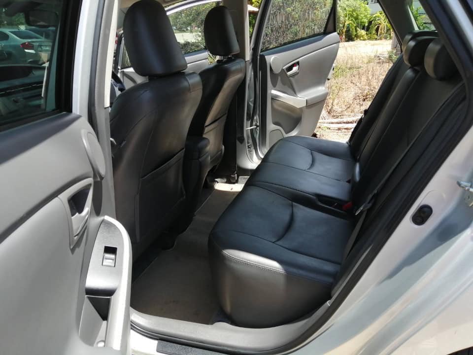 Toyota Prius ปี 2011 สีเงิน (รูปที่ 10)